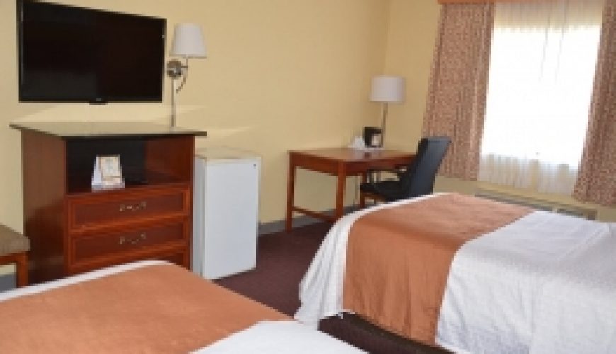Columbus Grand Hotel & Banquet Center Double Room